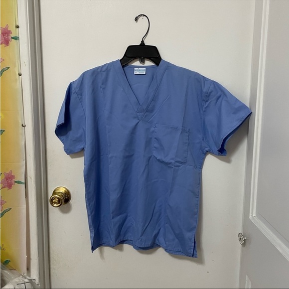 Scrub tops (bundle) - Picture 2 of 6